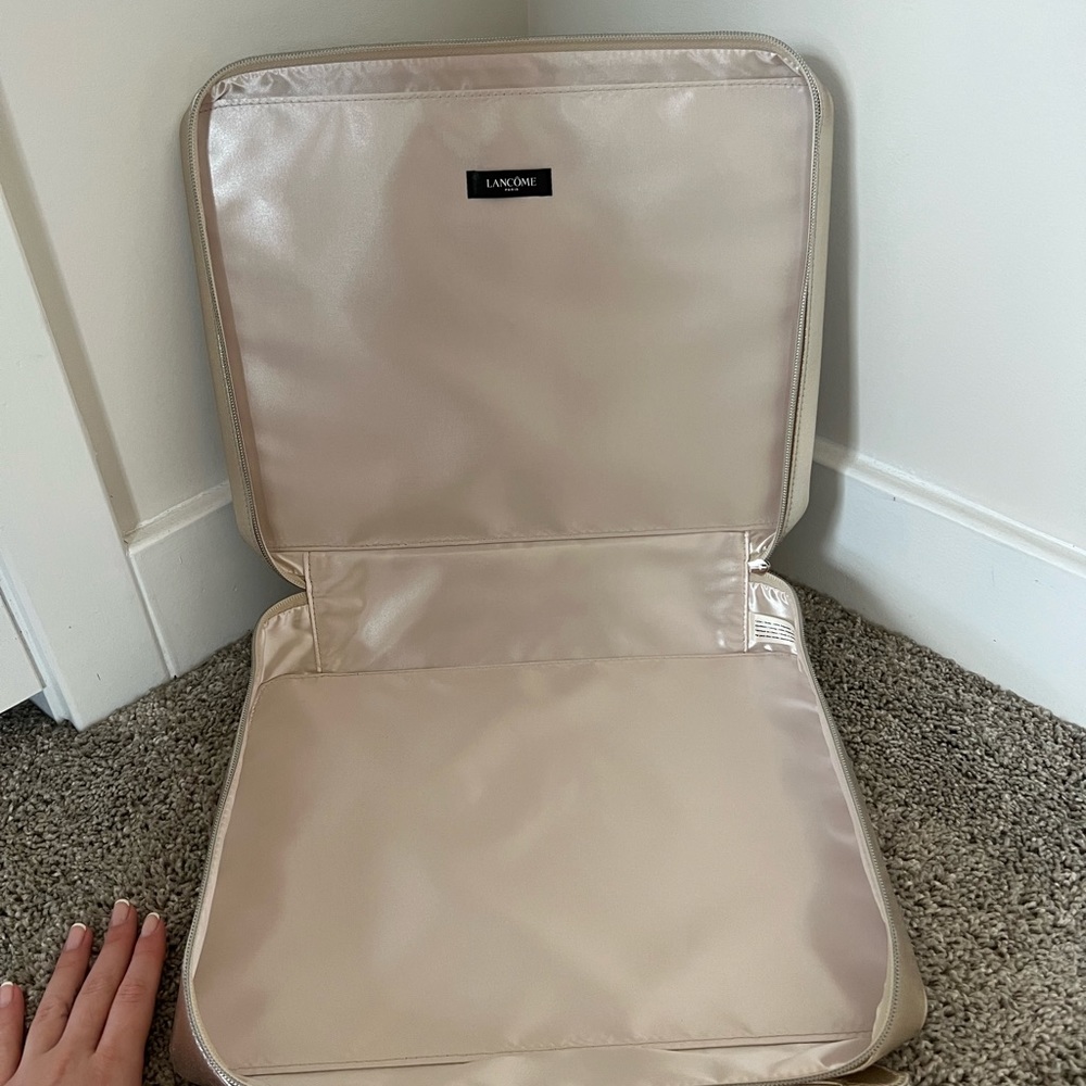 BRAND NEW!! Lancome Makeup Bag❤️ - Picture 9 of 10